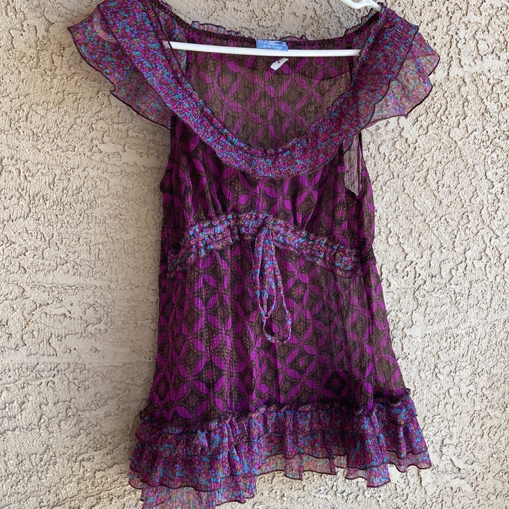 💵3 for $20✅Sauci women’s sleeveless ruffly blouse size medium
